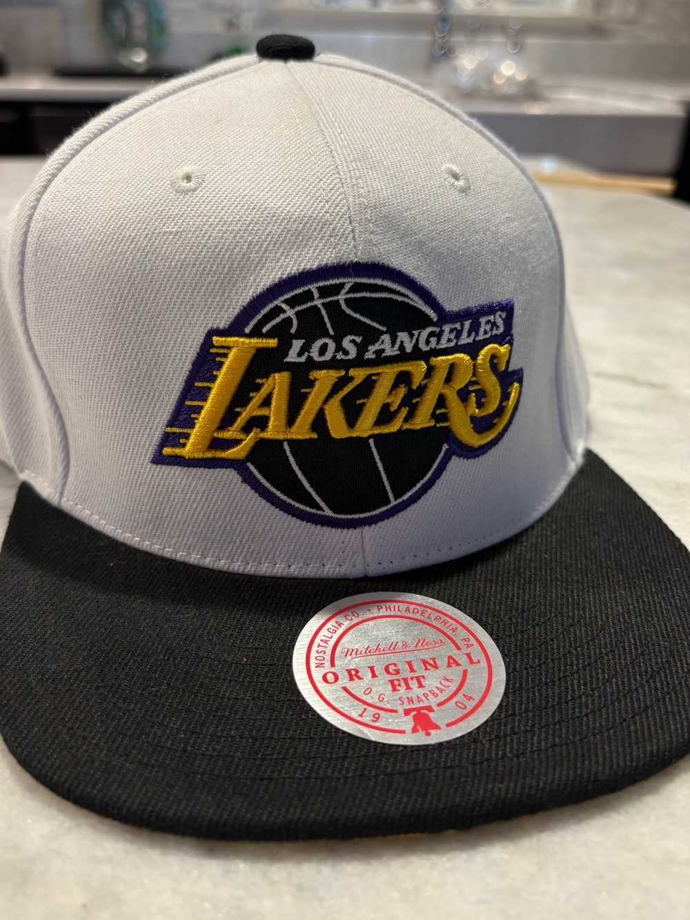 New NBA Mitchell & Ness Los Angeles Lakers White, Black and Gold Snapback Hat Ca